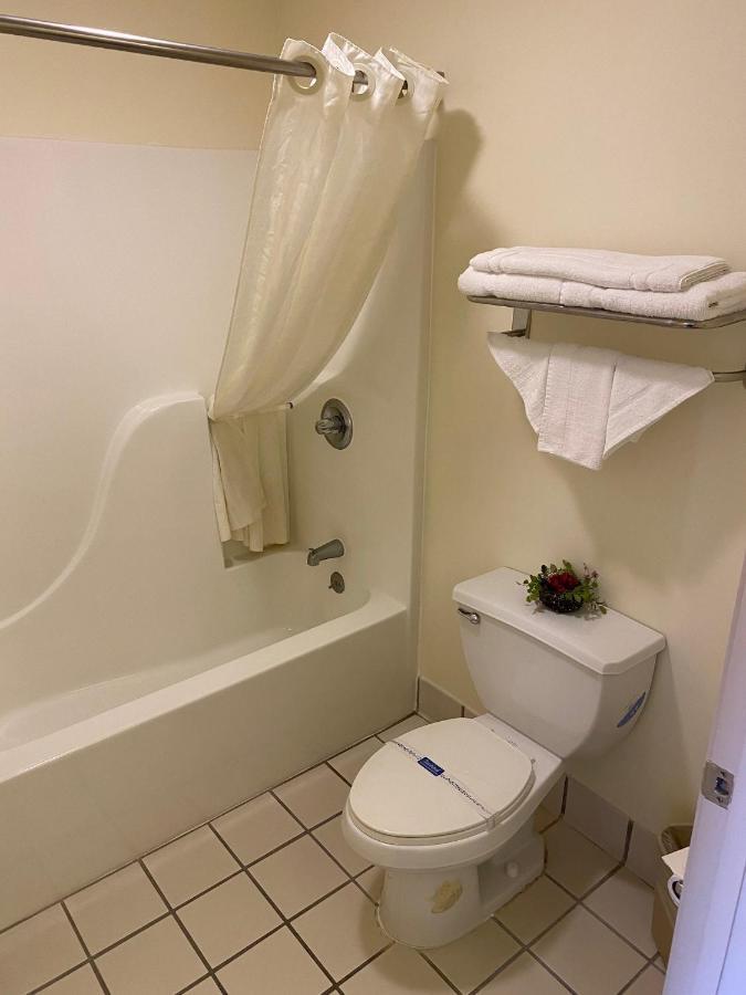 Country Hearth Inn-Union City Room photo