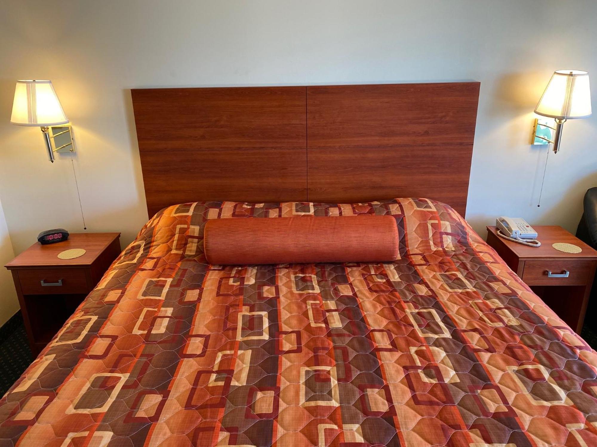 Country Hearth Inn-Union City Room photo